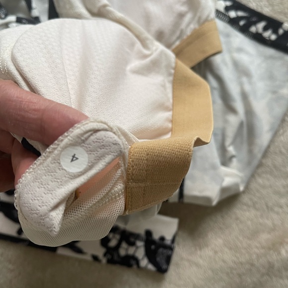 Lululemon Free to Be Tank with matching headband - Picture 4 of 4